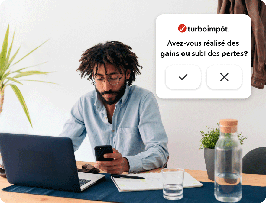 Un homme noir fait ses impôts et on lui demande s’il a réalisé des gains ou subi des pertes.