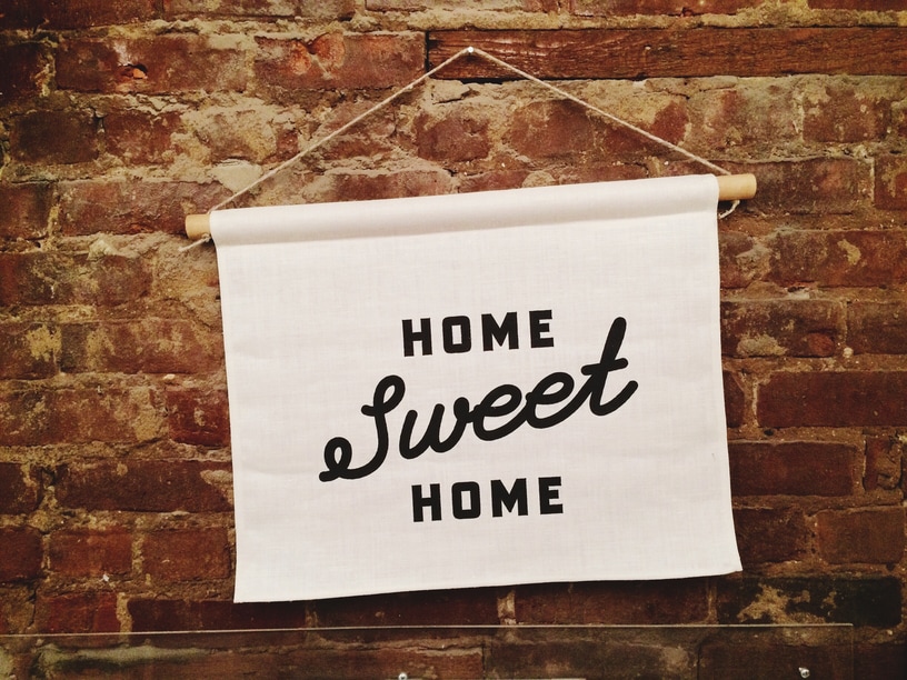 A home sweet home sign.