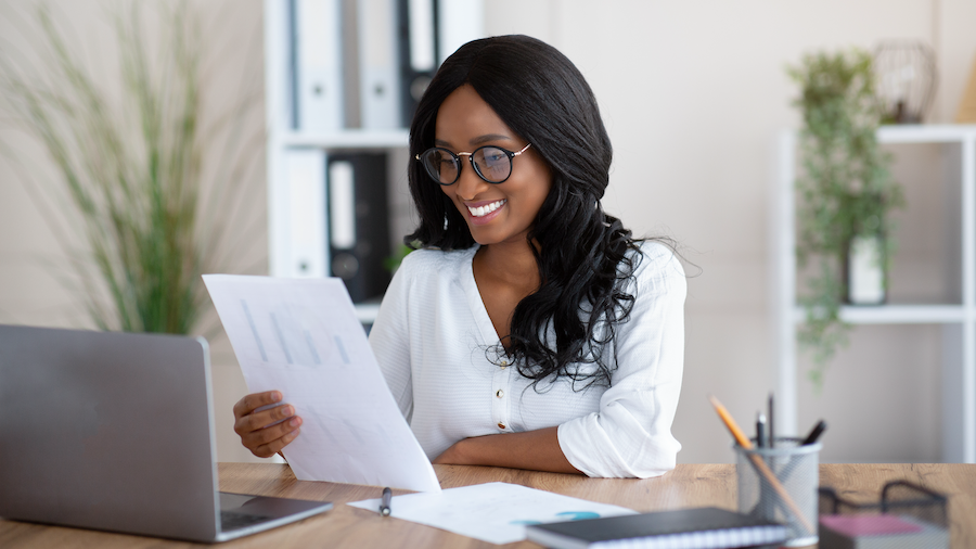 Accountant reviewing discounts for QuickBooks Online. 