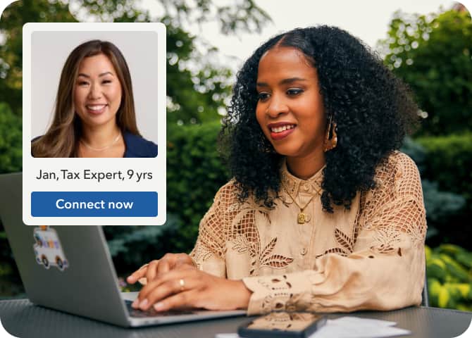 A TurboTax customer connecting with a TurboTax Expert to answer questions about their tax filing.
